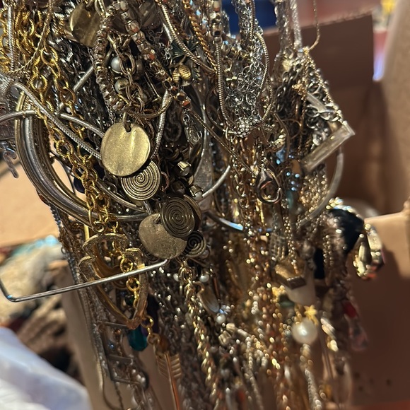 5 LEFT!!! 190 SOLD!
5 POUNDS CRAFT REPURPOSE JEWELRY LOT - Picture 2 of 11